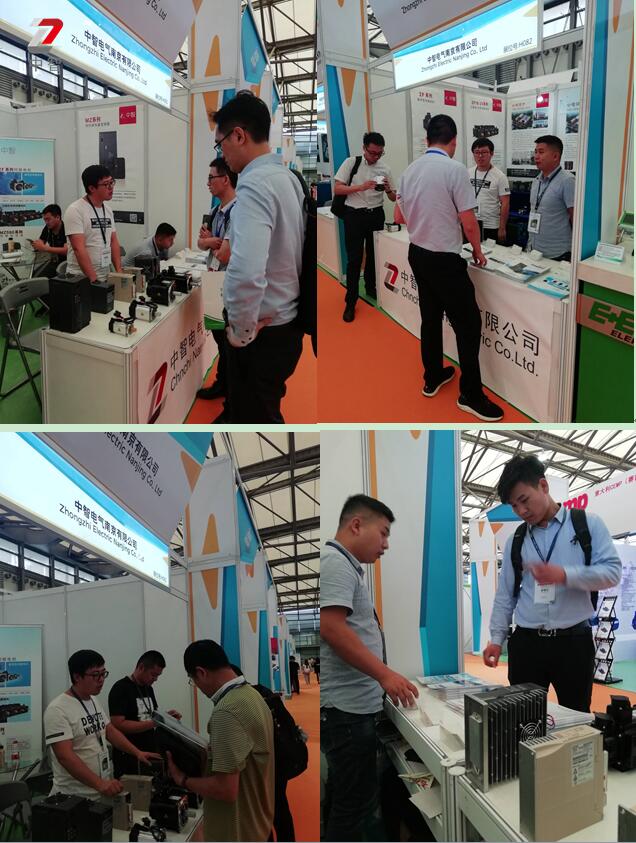 中智電氣上海電機(jī)博覽會(huì)客戶(hù)交談.jpg